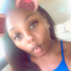 Meet your Posher, Jamesha